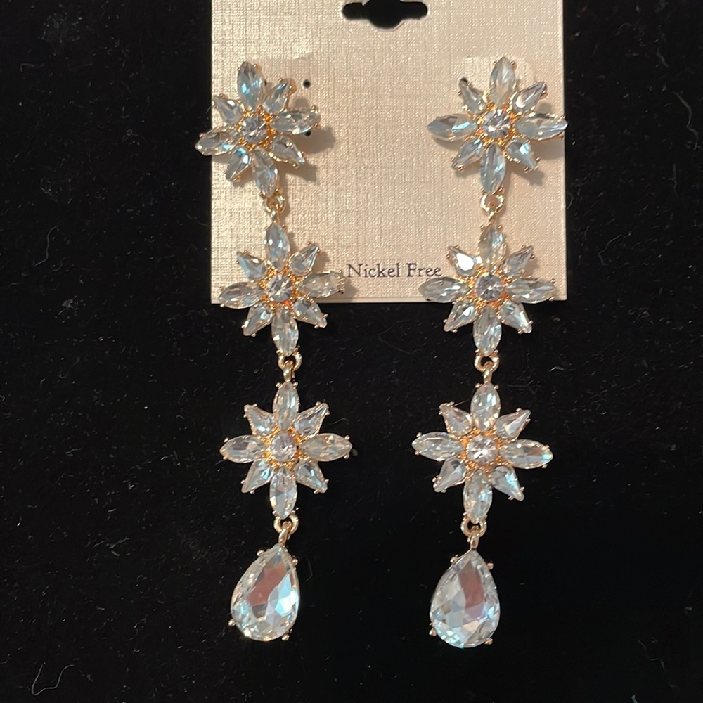 Versona cubic zirconia pierced Earrings NWT